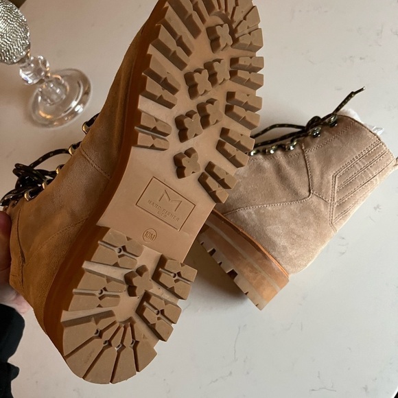 Marc Fisher Izzie Lugsole Ankle Boot NEW - Picture 8 of 12